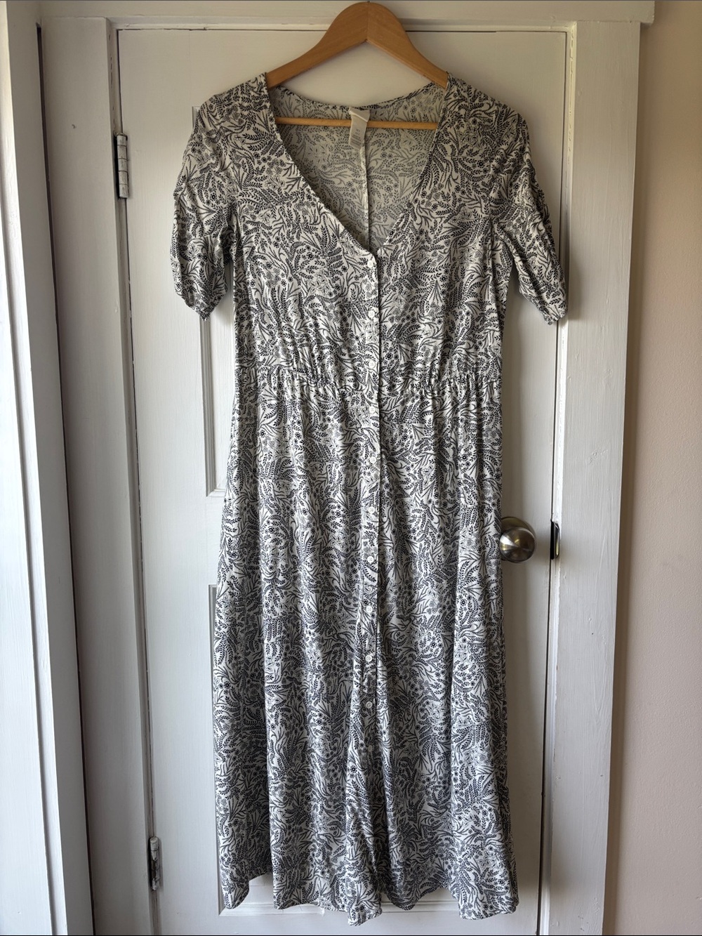 H & M Floral Dress Size 2 Fits Small to Medium